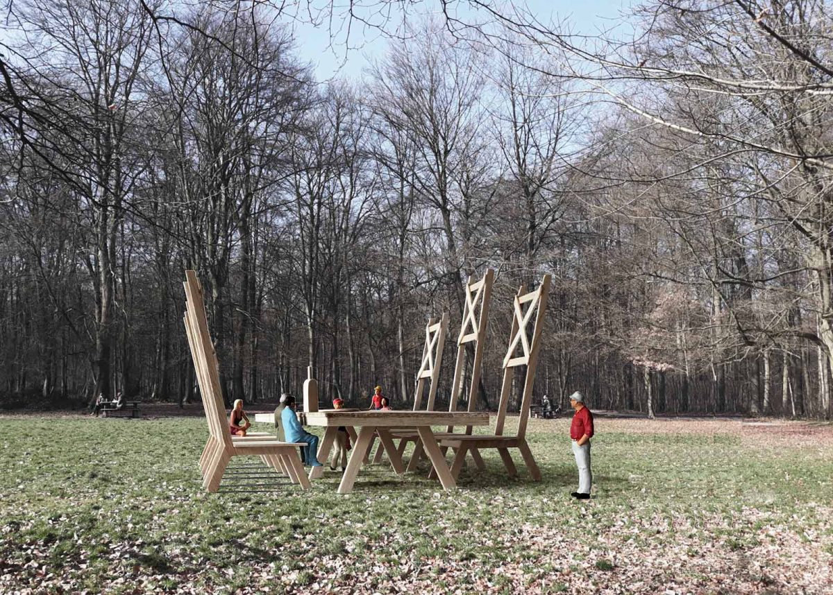 Exposition Forêt monumentale près de Rouen, oeuvre représentant une table et des chaises géantes