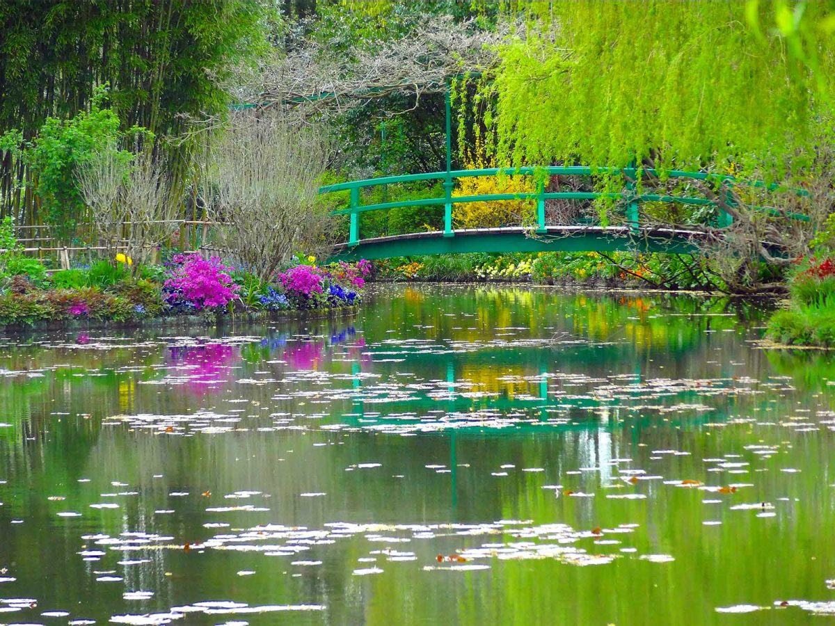 Pont japonais dans les jardins de Giverny